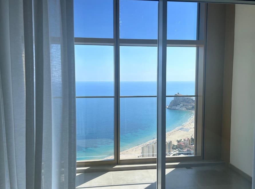 2 soveværelse Lejlighed til salg i Benidorm med swimmingpool garage - € 1.170.000 (Ref: 8522784)