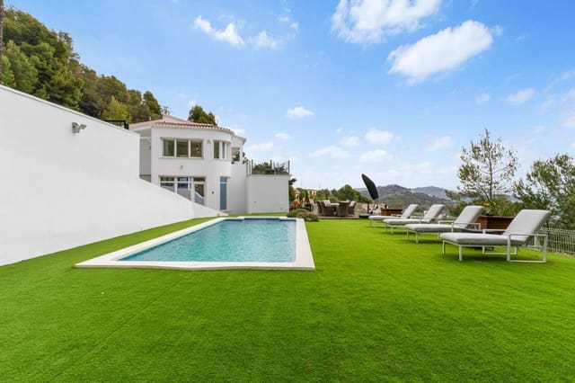 4 slaapkamer Villa te koop in Oltamar - Cucarres, Calpe / Calp met zwembad garage - € 899.000 (Ref: 8559393)