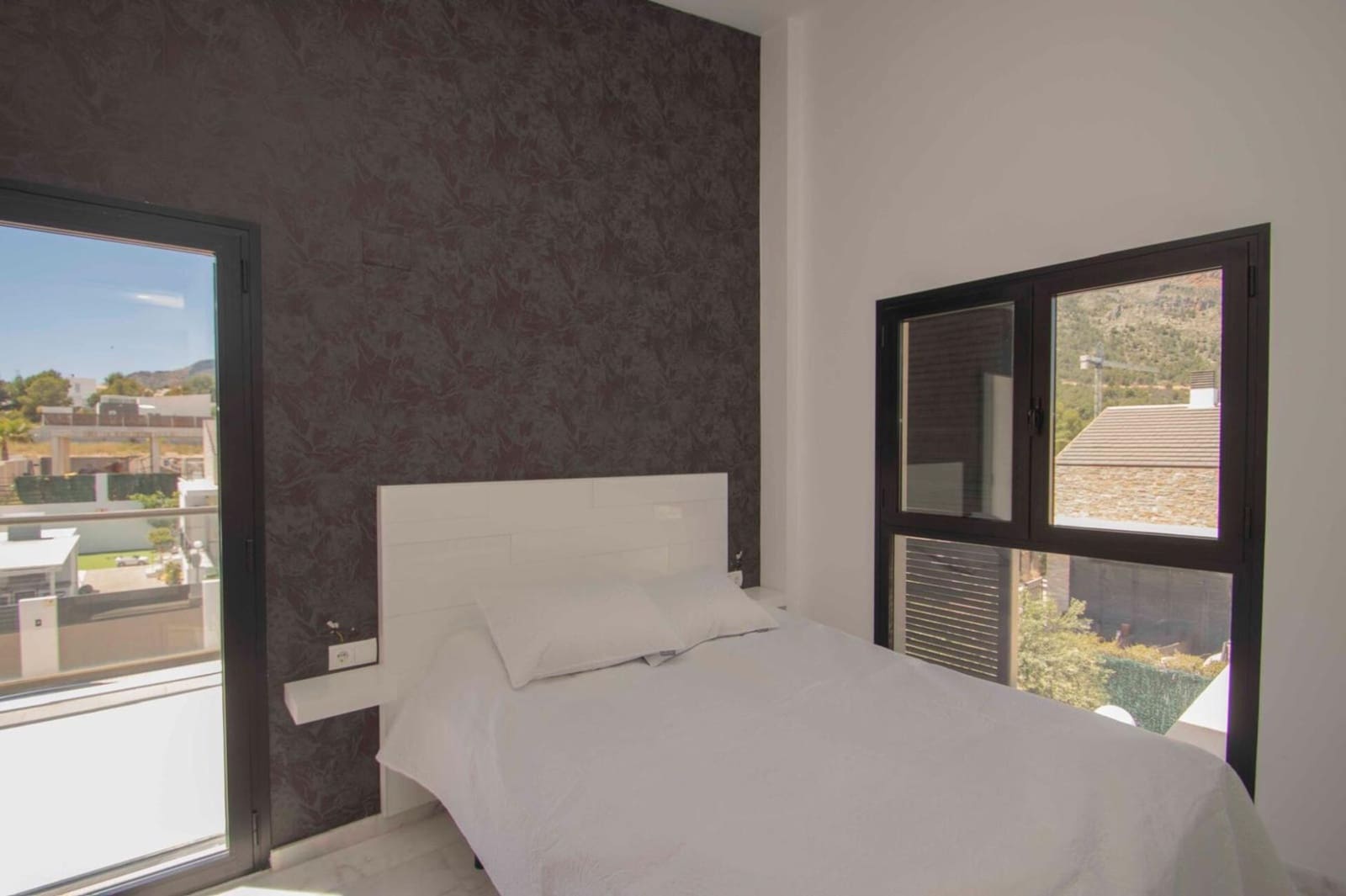 5 bedroom Villa for sale in Polop with pool garage - € 530,000 (Ref: 8579428)