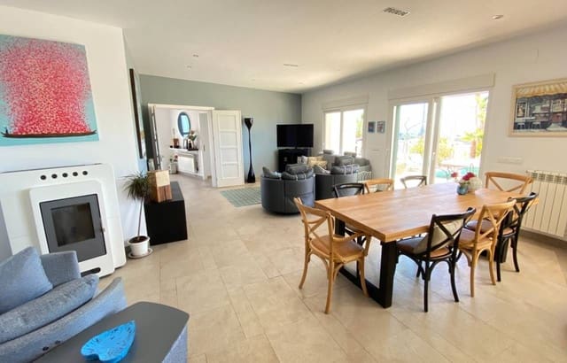 4 bedroom Villa for sale in Calpe / Calp with pool garage - € 1,195,000 (Ref: 8993630)