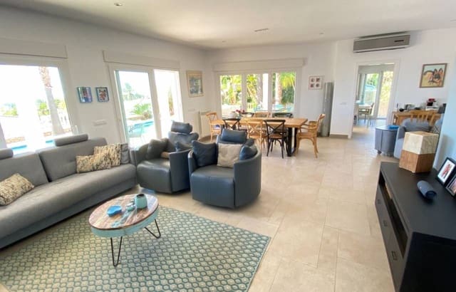 4 bedroom Villa for sale in Calpe / Calp with pool garage - € 1,195,000 (Ref: 8993630)