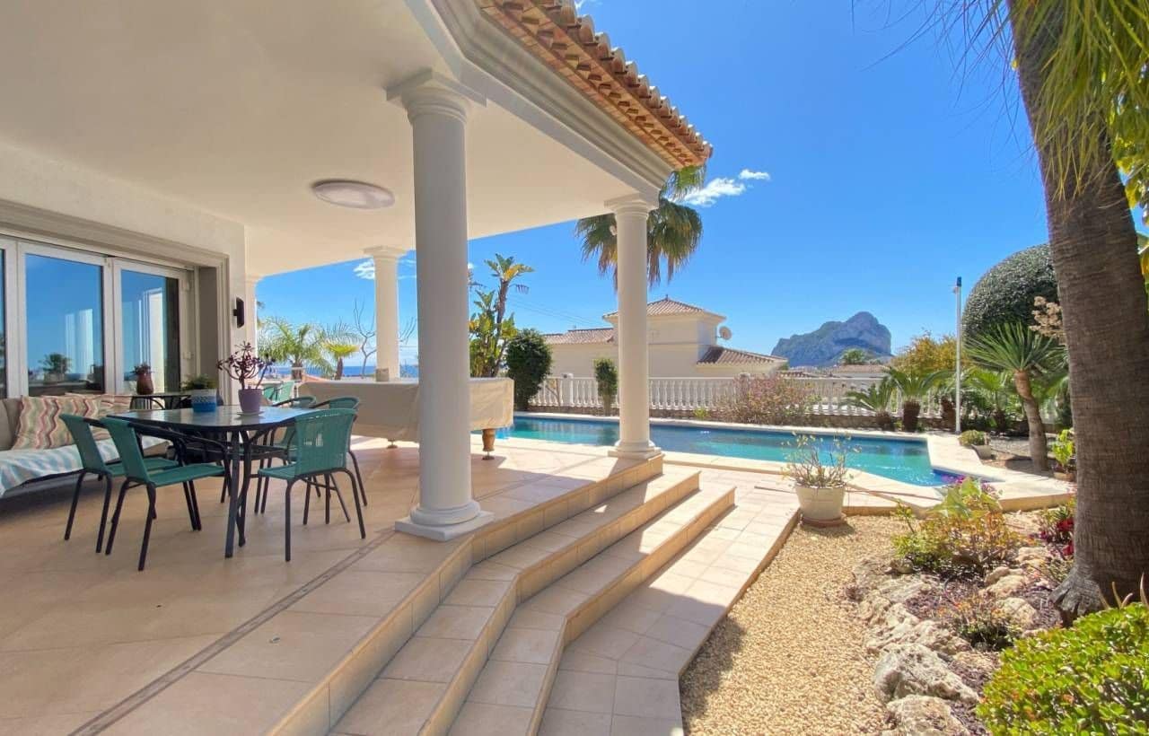 4 soveværelse Villa til salg i Calpe / Calp med swimmingpool garage - € 1.195.000 (Ref: 8993630)