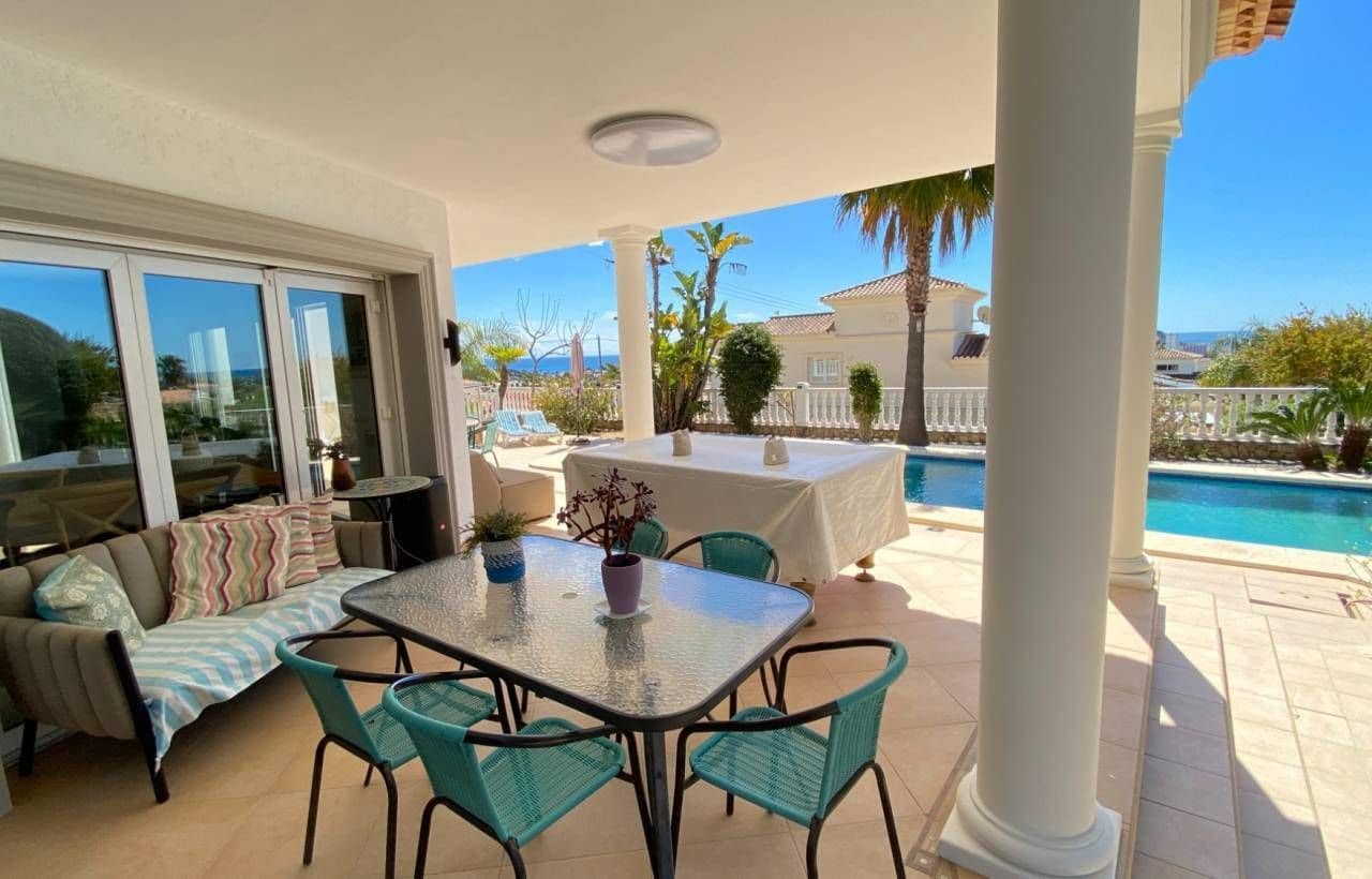 4 soveværelse Villa til salg i Calpe / Calp med swimmingpool garage - € 1.195.000 (Ref: 8993630)