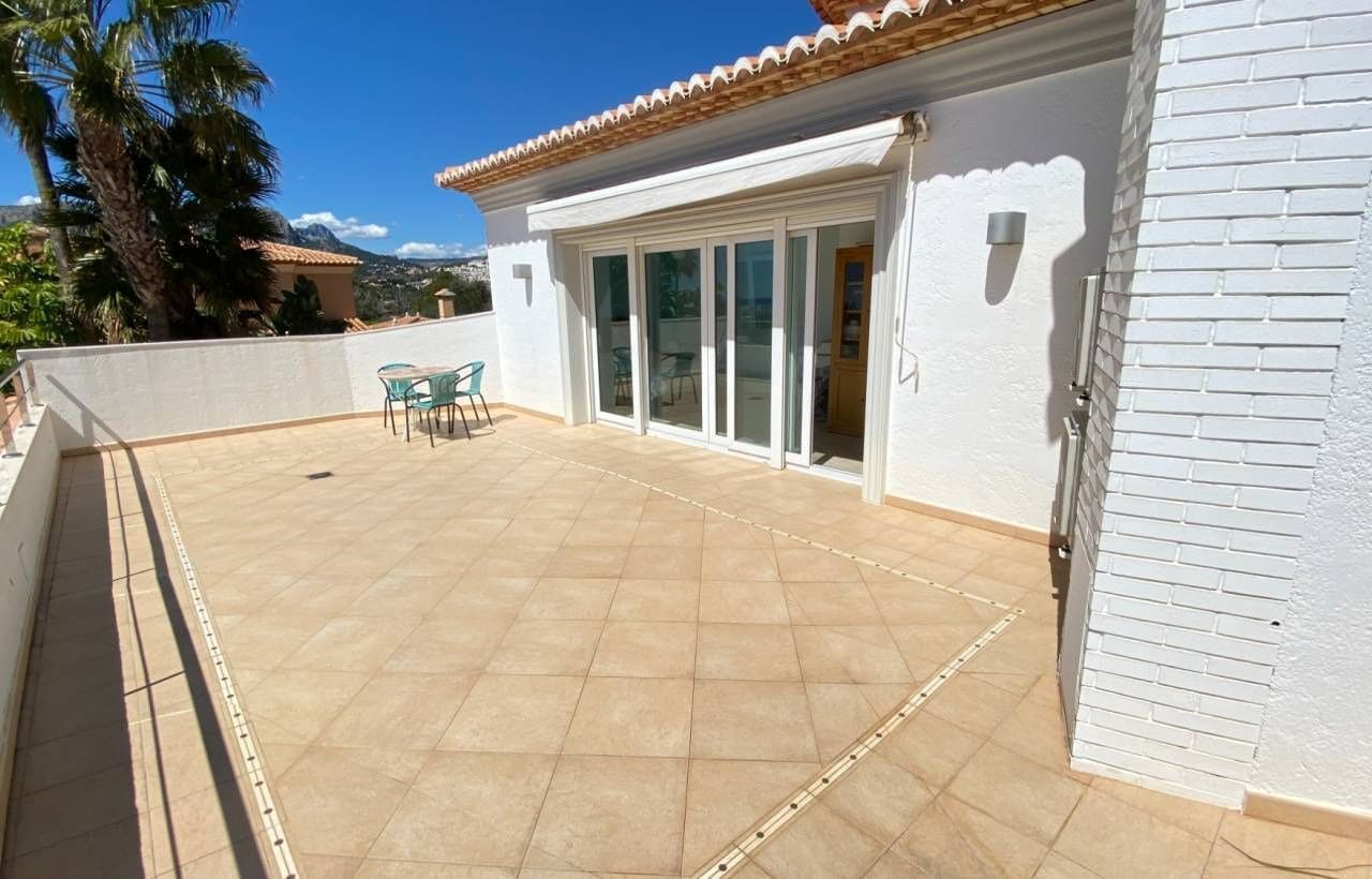 4 soveværelse Villa til salg i Calpe / Calp med swimmingpool garage - € 1.195.000 (Ref: 8993630)
