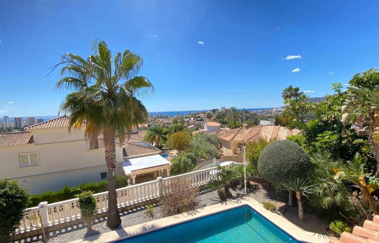 4 soveværelse Villa til salg i Calpe / Calp med swimmingpool garage - € 1.195.000 (Ref: 8993630)