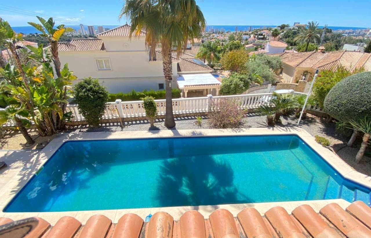 4 soveværelse Villa til salg i Calpe / Calp med swimmingpool garage - € 1.195.000 (Ref: 8993630)