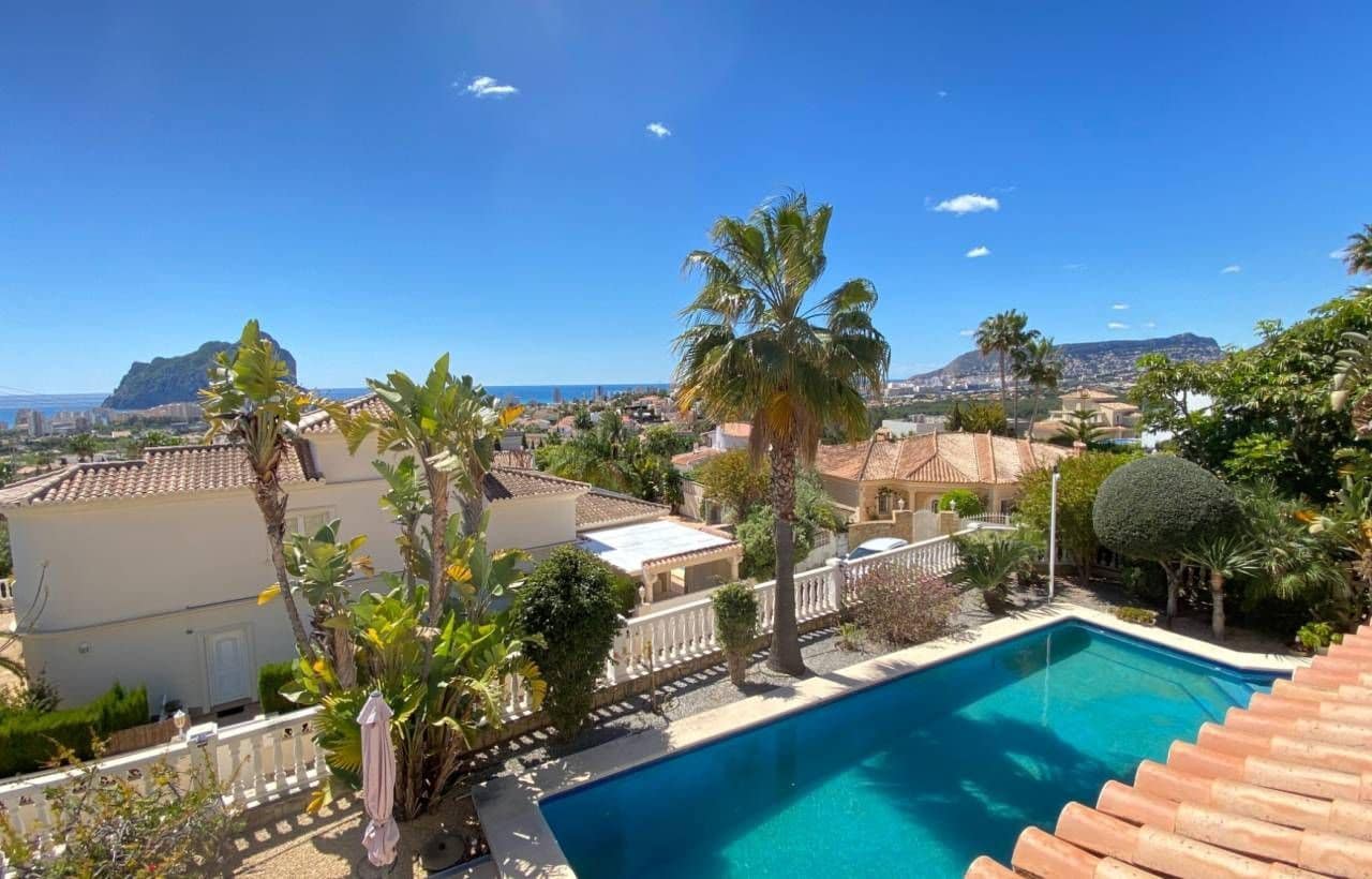 4 soveværelse Villa til salg i Calpe / Calp med swimmingpool garage - € 1.195.000 (Ref: 8993630)