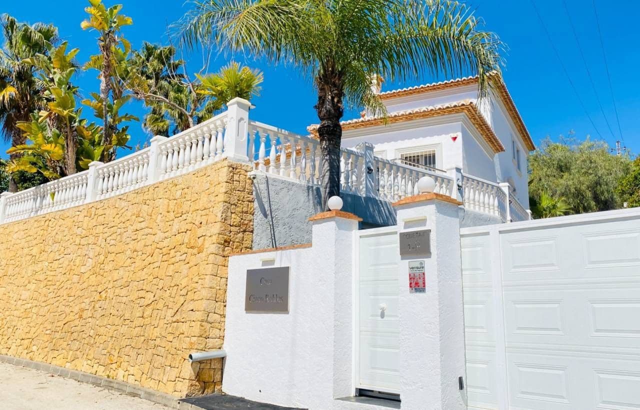 4 soveværelse Villa til salg i Calpe / Calp med swimmingpool garage - € 1.195.000 (Ref: 8993630)