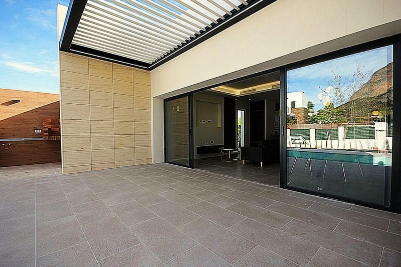 3 slaapkamer Villa te koop in Polop met zwembad garage - € 550.000 (Ref: 9007374)