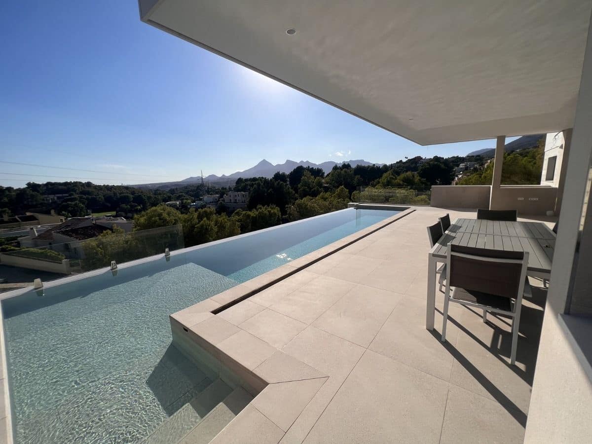 5 soverom Villa til salgs i Altea med svømmebasseng garasje - € 2 950 000 (Ref: 9020696)