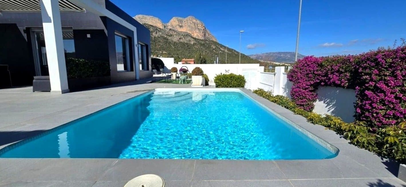 2 Zimmer Villa zu verkaufen in Polop mit Pool Garage - 530.000 € (Ref: 9073192)