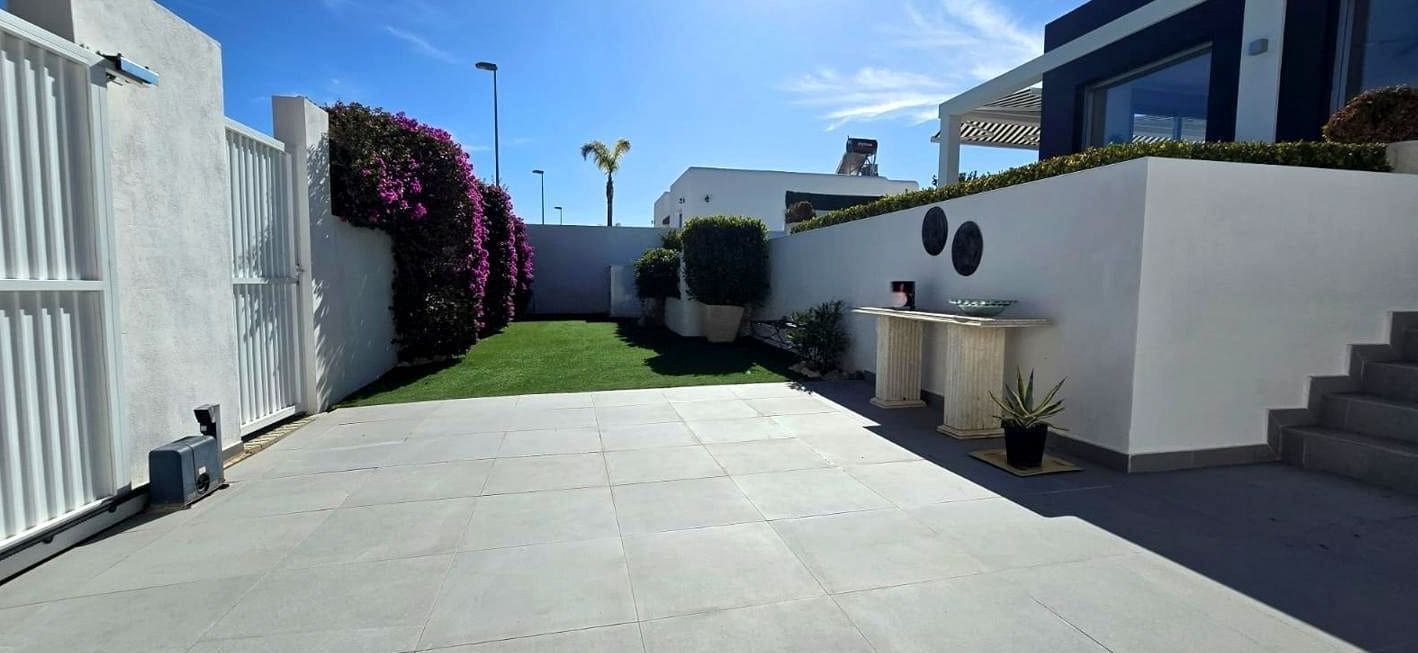 2 Zimmer Villa zu verkaufen in Polop mit Pool Garage - 530.000 € (Ref: 9073192)