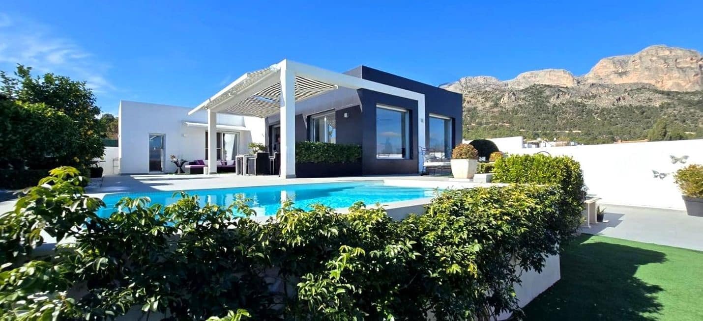 2 Zimmer Villa zu verkaufen in Polop mit Pool Garage - 530.000 € (Ref: 9073192)