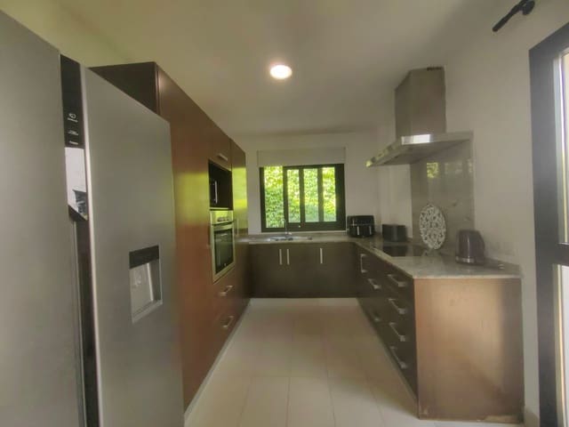 3 soveværelse Villa til salg i Polop med swimmingpool garage - € 460.000 (Ref: 9073193)