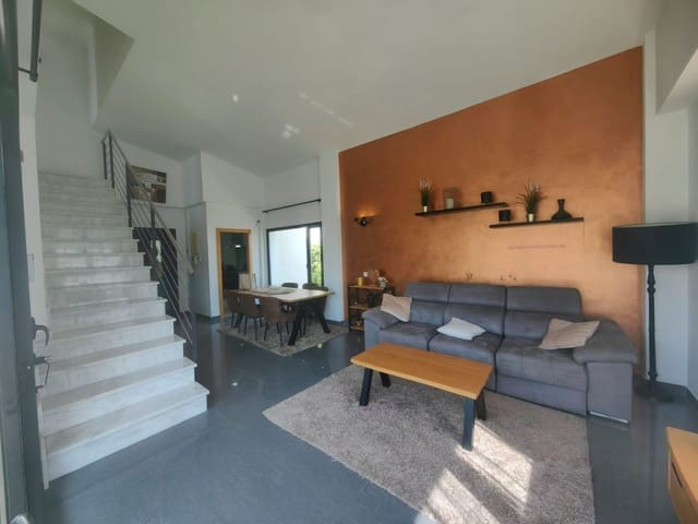 3 soveværelse Villa til salg i Polop med swimmingpool garage - € 460.000 (Ref: 9073193)