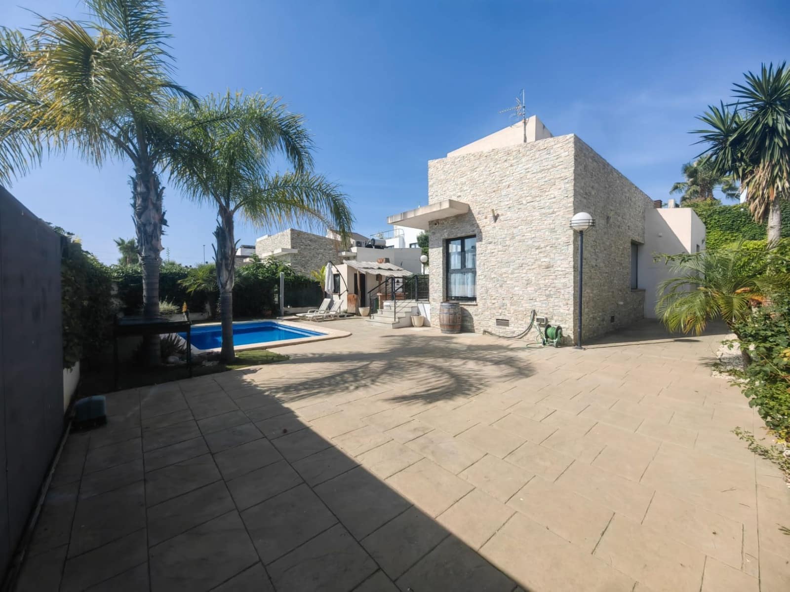 3 soveværelse Villa til salg i Polop med swimmingpool garage - € 460.000 (Ref: 9073193)