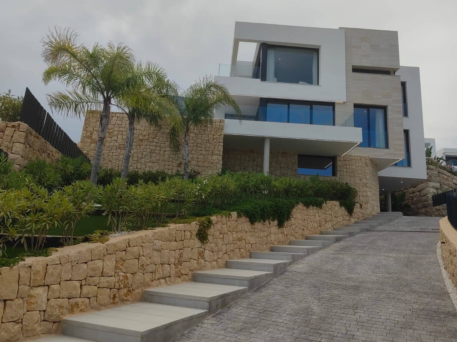 6 soverom Villa til salgs i Finestrat med svømmebasseng garasje - € 2 700 000 (Ref: 9100525)