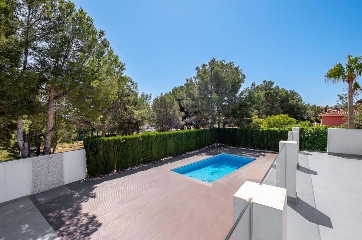 4 soveværelse Villa til salg i La Nucia med swimmingpool garage - € 950.000 (Ref: 9116650)