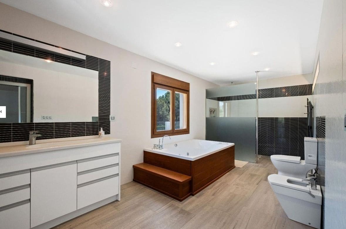 4 soveværelse Villa til salg i La Nucia med swimmingpool garage - € 950.000 (Ref: 9116650)