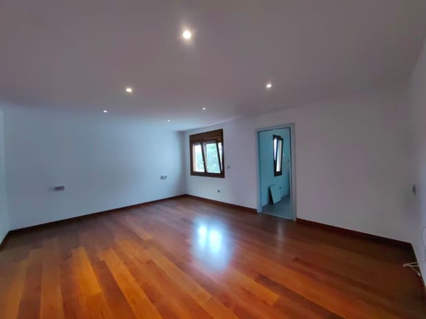 4 soveværelse Villa til salg i La Nucia med swimmingpool garage - € 950.000 (Ref: 9116650)