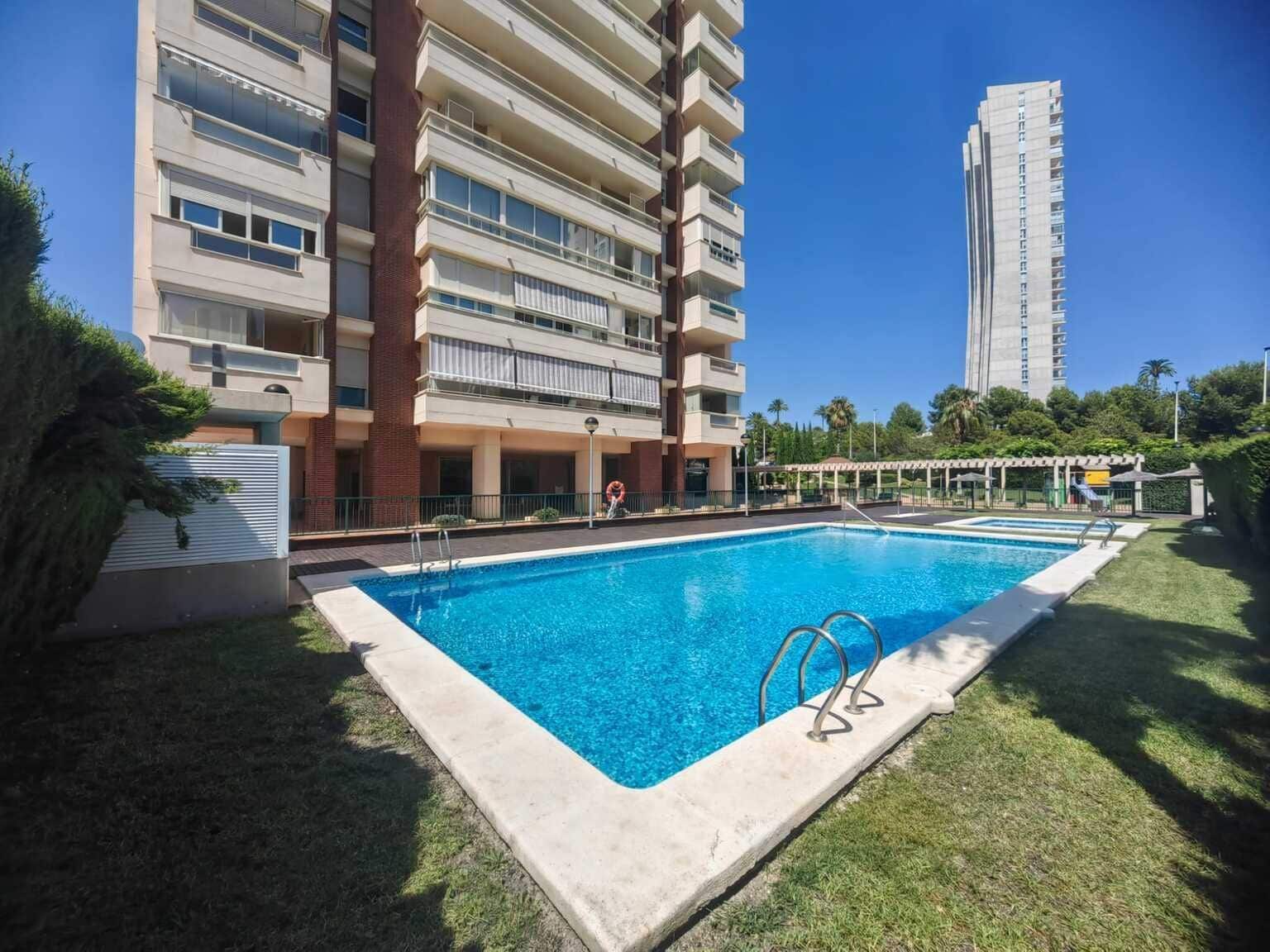 2 bedroom Apartment for sale in Benidorm with pool garage - € 350,000 (Ref: 9124669)