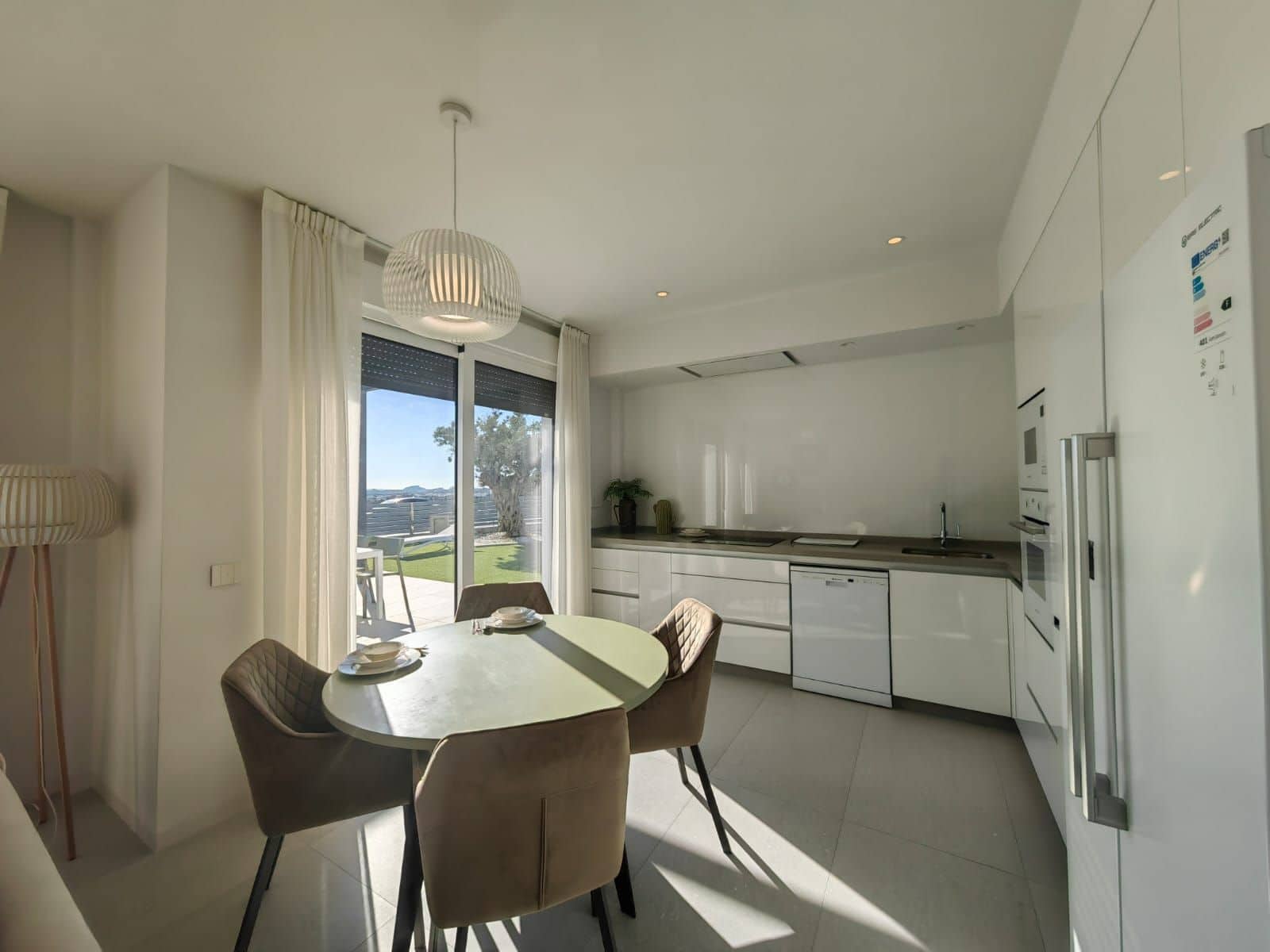 3 soveværelse Villa til salg i El Campello med swimmingpool garage - € 495.000 (Ref: 9128011)