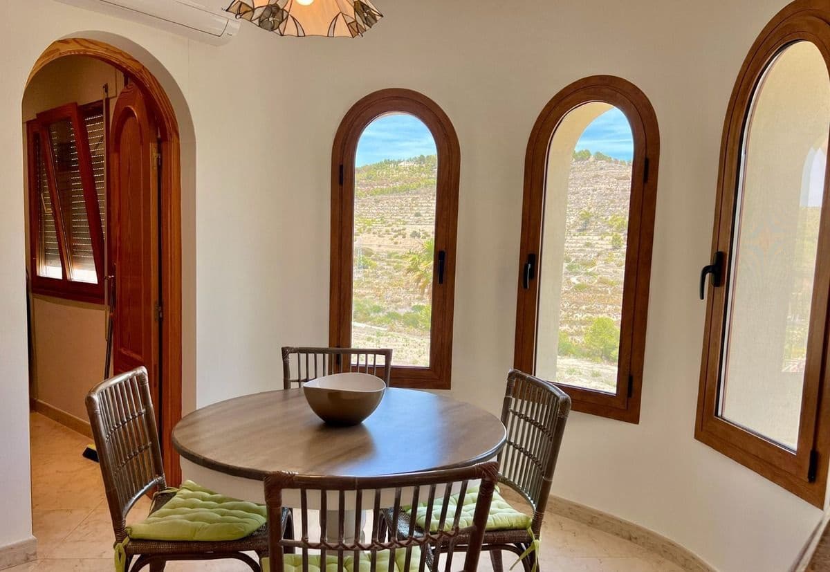 4 soveværelse Villa til salg i Calpe / Calp med swimmingpool garage - € 849.000 (Ref: 9128012)