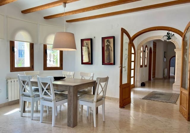 4 slaapkamer Villa te koop in Calpe / Calp met zwembad garage - € 849.000 (Ref: 9128012)