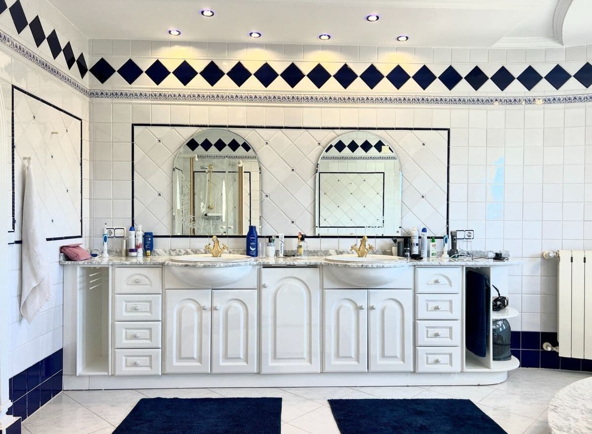 4 soveværelse Villa til salg i Calpe / Calp med swimmingpool garage - € 849.000 (Ref: 9128012)