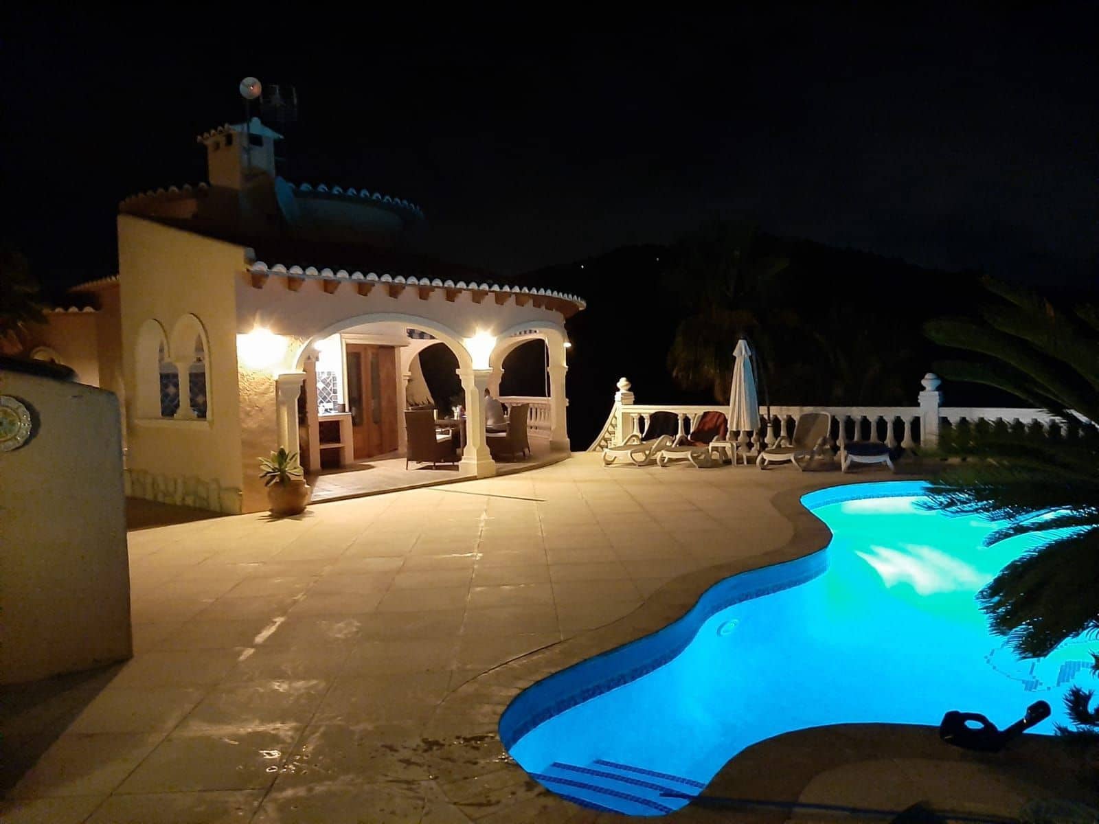4 soveværelse Villa til salg i Calpe / Calp med swimmingpool garage - € 849.000 (Ref: 9128012)