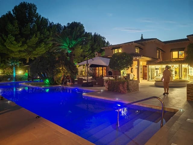 6 bedroom Villa for sale in Altea with pool garage - € 2,900,000 (Ref: 9129521)