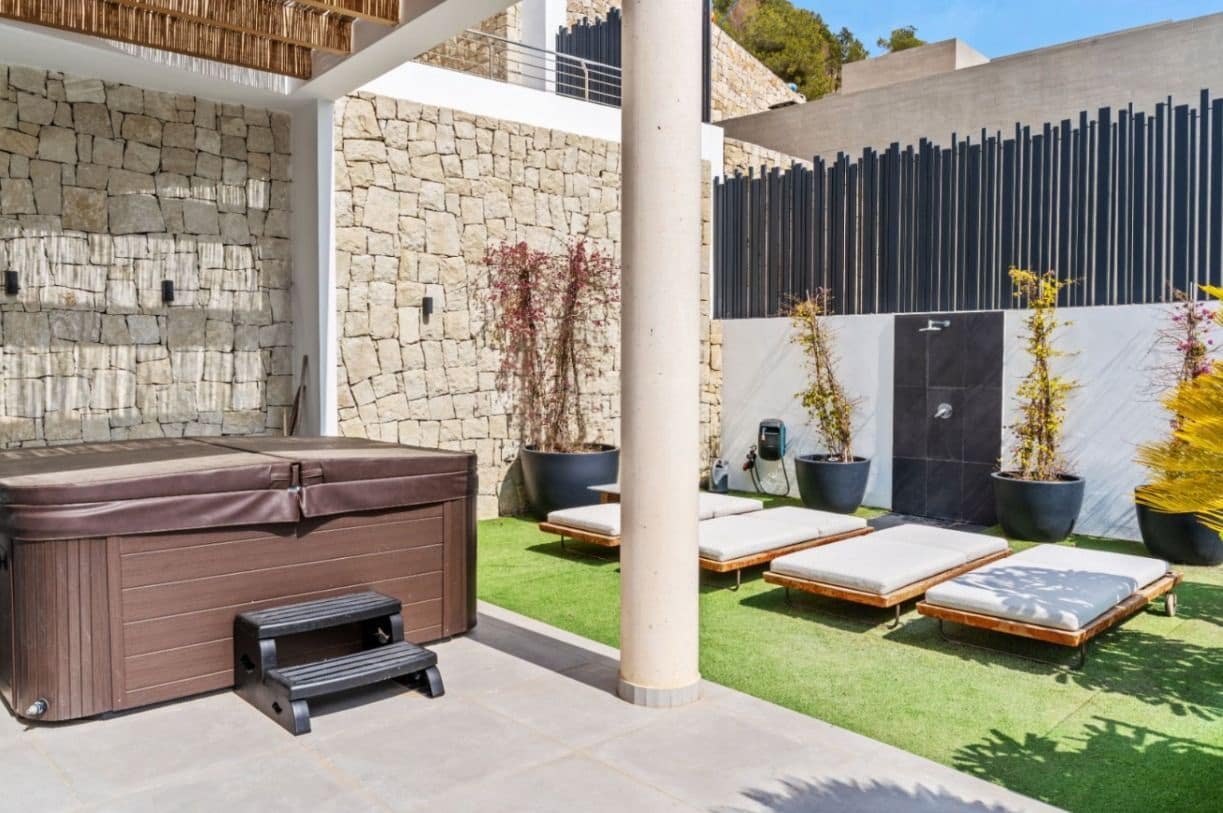 5 soveværelse Villa til salg i Benissa med swimmingpool garage - € 3.500.000 (Ref: 9129522)