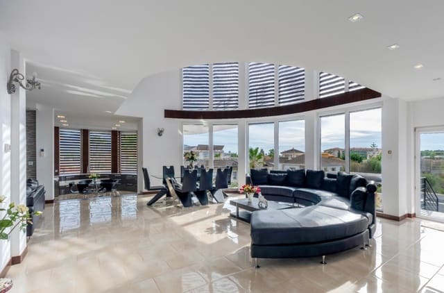 Chalet de 7 habitaciones en Alfaz del Pi / L'Alfàs del Pi en venta con piscina garaje - 1.290.000 € (Ref: 9146804)