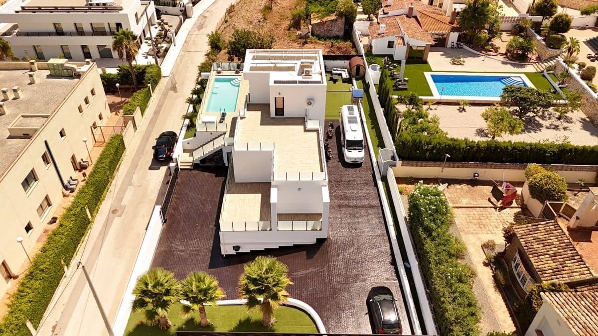 4 soverom Villa til salgs i Calpe / Calp med svømmebasseng garasje - € 1 299 000 (Ref: 9153651)