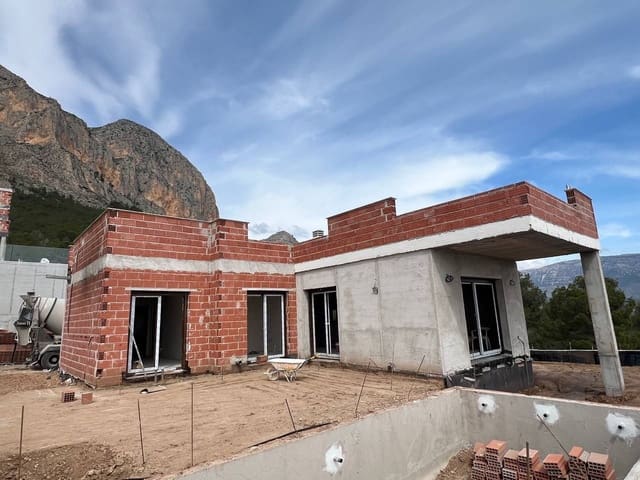 3 bedroom Villa for sale in Polop with pool garage - € 598,000 (Ref: 9169361)