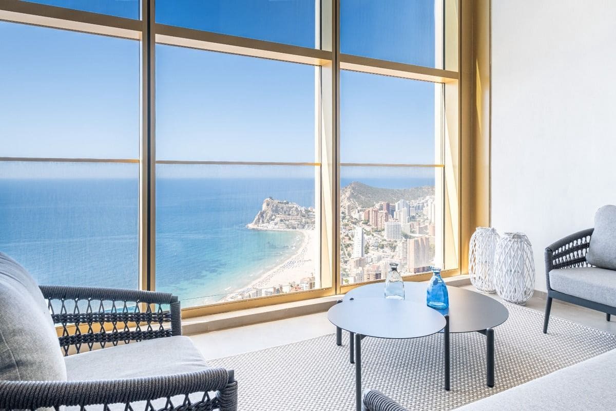 3 soveværelse Lejlighed til salg i Benidorm med swimmingpool garage - € 1.095.000 (Ref: 9169364)