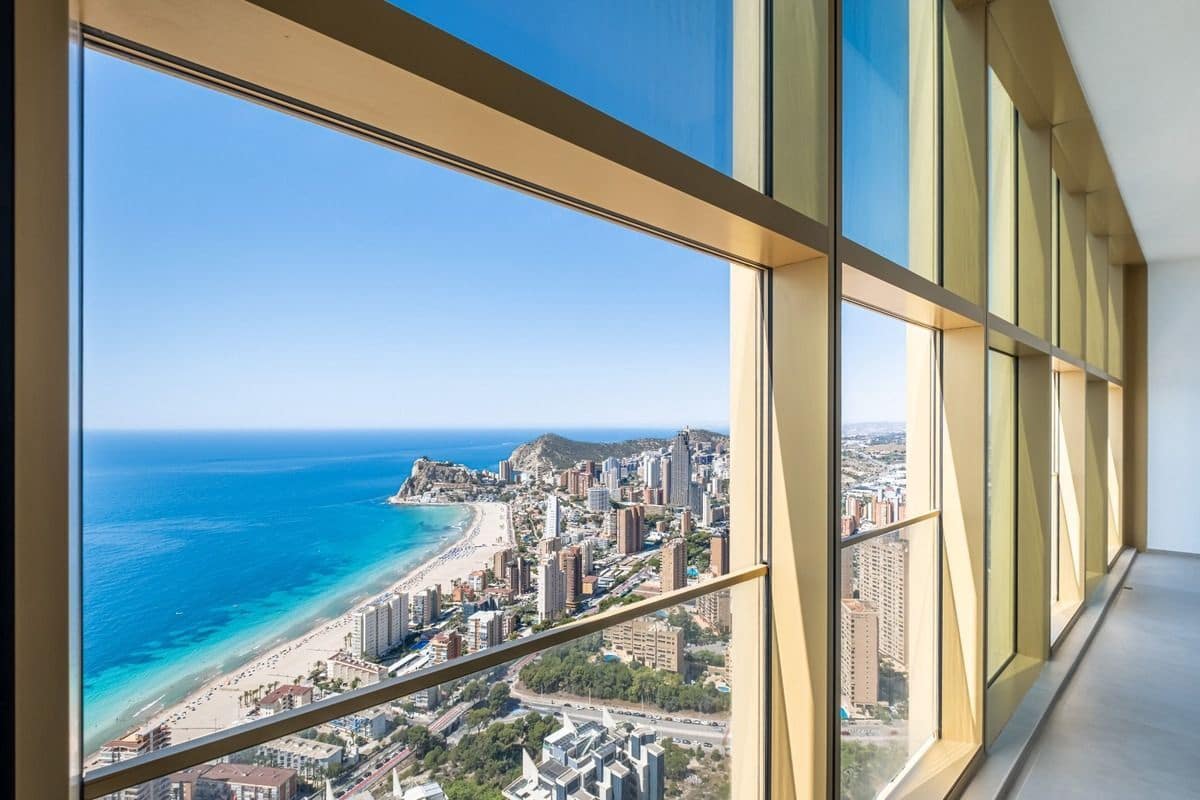 3 soveværelse Lejlighed til salg i Benidorm med swimmingpool garage - € 1.095.000 (Ref: 9169364)