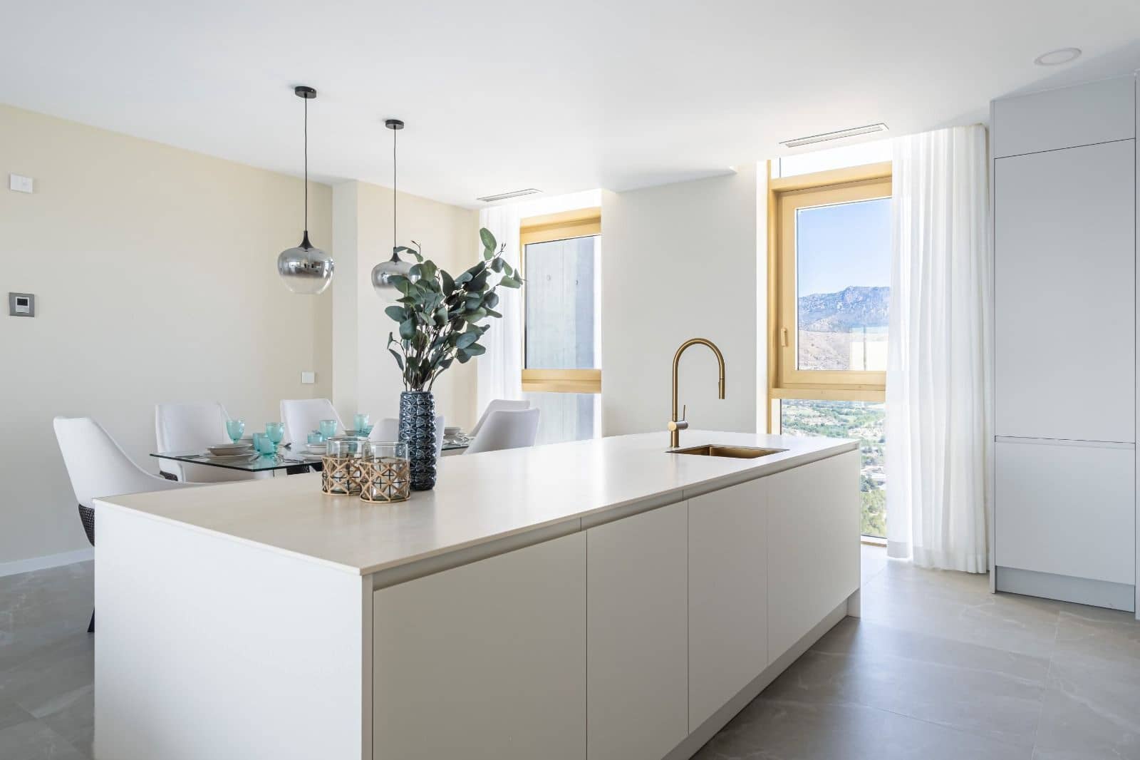 3 soveværelse Lejlighed til salg i Benidorm med swimmingpool garage - € 1.095.000 (Ref: 9169364)