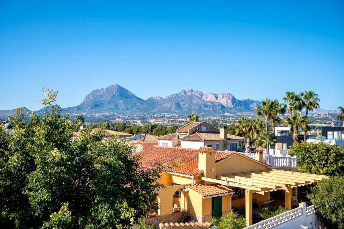 4 soveværelse Villa til salg i Albir med swimmingpool garage - € 1.300.000 (Ref: 9169368)