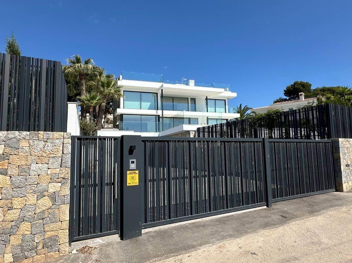 5 soveværelse Villa til salg i Calpe / Calp med swimmingpool garage - € 3.900.000 (Ref: 9169371)