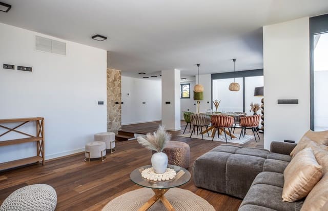 4 soverom Villa til salgs i Altea med svømmebasseng garasje - € 890 000 (Ref: 9169374)