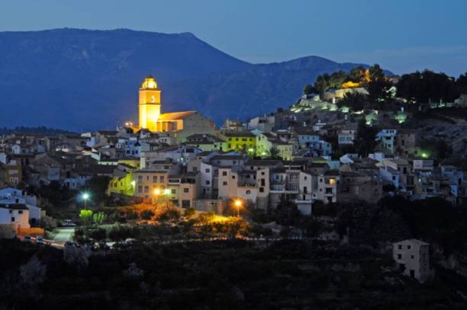 4 bedroom Villa for sale in Polop with garage - € 613,000 (Ref: 9169384)