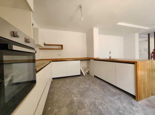 4 bedroom Villa for sale in La Nucia with pool garage - € 750,000 (Ref: 9189050)