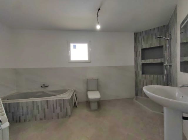 4 bedroom Villa for sale in La Nucia with pool garage - € 750,000 (Ref: 9189050)