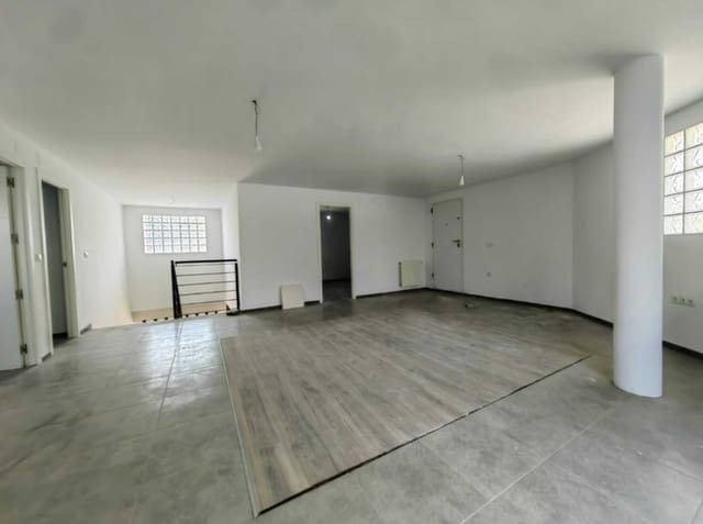 4 bedroom Villa for sale in La Nucia with pool garage - € 750,000 (Ref: 9189050)