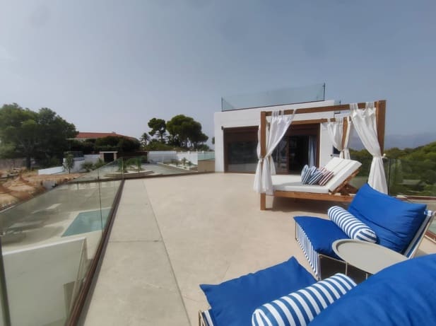 Chalet de 4 habitaciones en Altea en venta con piscina garaje - 1.750.000 € (Ref: 9195314)
