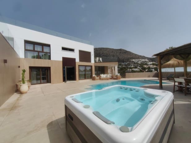 Chalet de 4 habitaciones en Altea en venta con piscina garaje - 1.750.000 € (Ref: 9195314)
