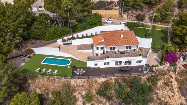 4 Zimmer Villa zu verkaufen in Oltamar - Cucarres, Calpe / Calp mit Pool Garage - 999.900 € (Ref: 9204278)