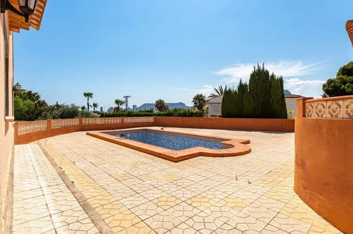 5 sovrum Villa till salu i Calpe / Calp med pool garage - 725 000 € (Ref: 9304890)