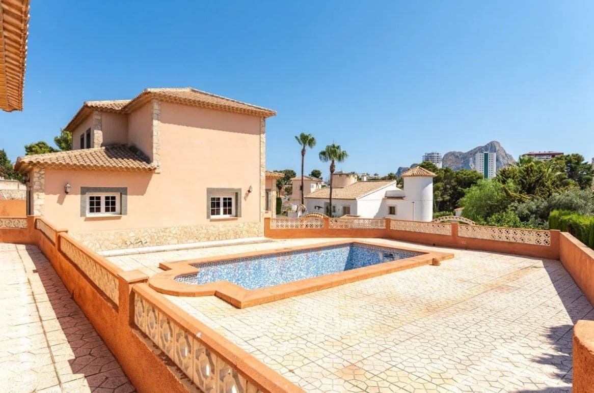 5 sovrum Villa till salu i Calpe / Calp med pool garage - 725 000 € (Ref: 9304890)